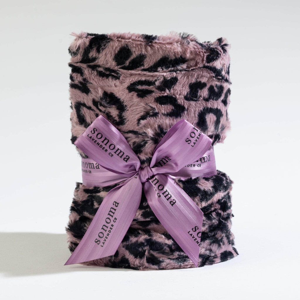 Luxurious multi-use Lavender Heat Wrap—soothing warmth, calming aromatherapy, and spa-like relaxation at home. Perfect for easing tension and unwinding anytime.